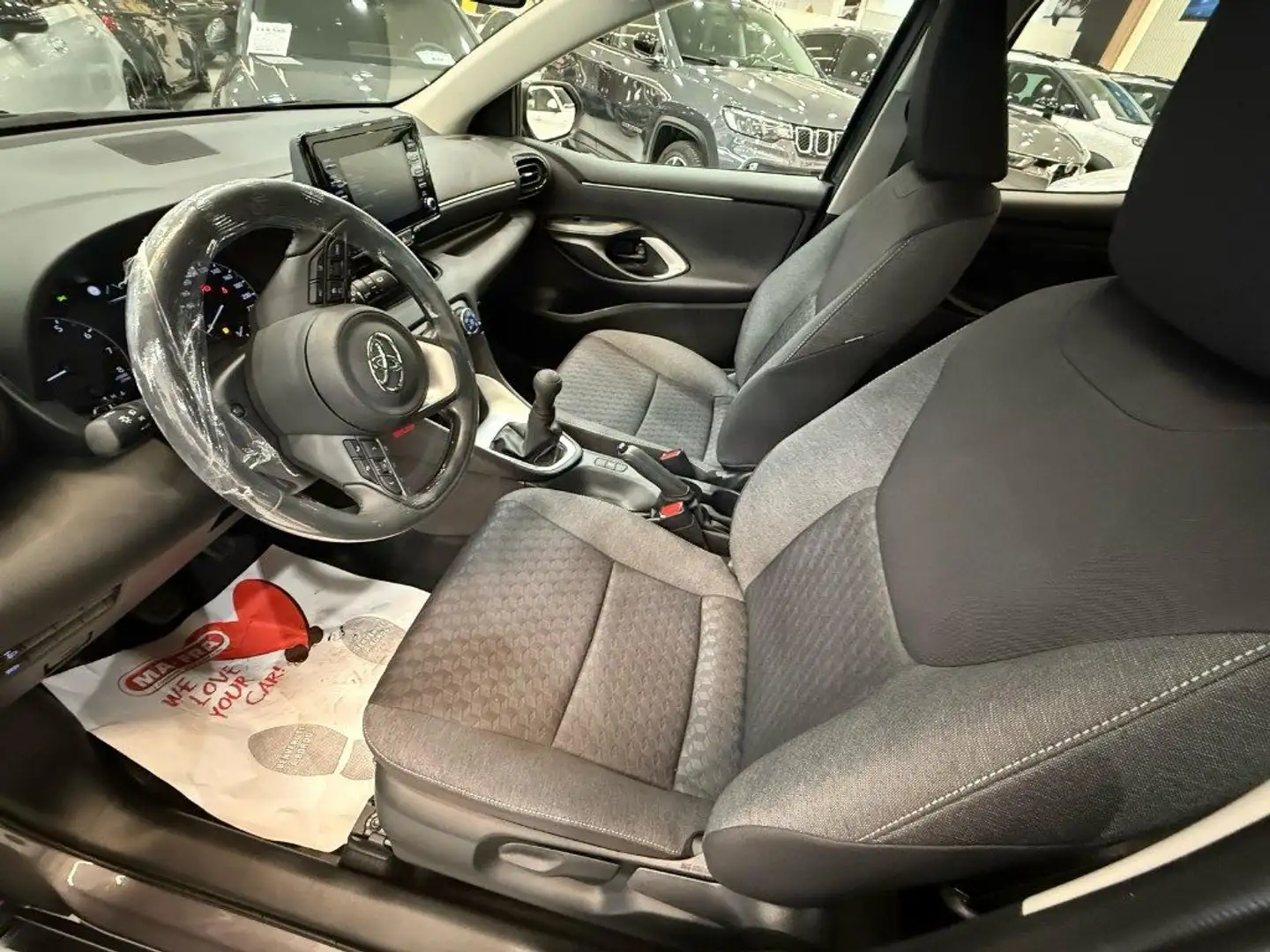 Toyota Yaris 1.0 5 porte Comfort Grigio - 2