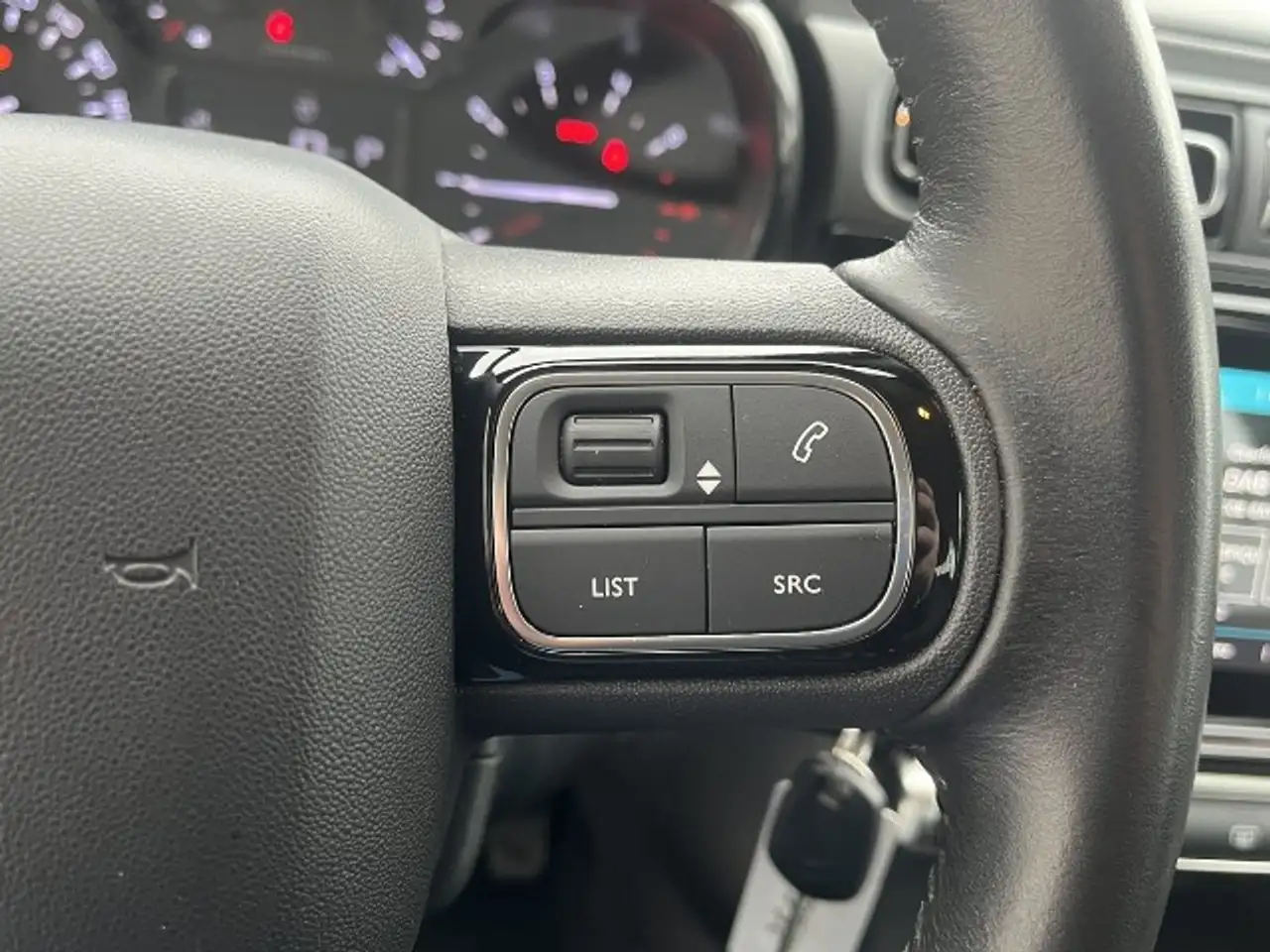 Citroen C3 1.2 PureTech 110 Shine — photo 10