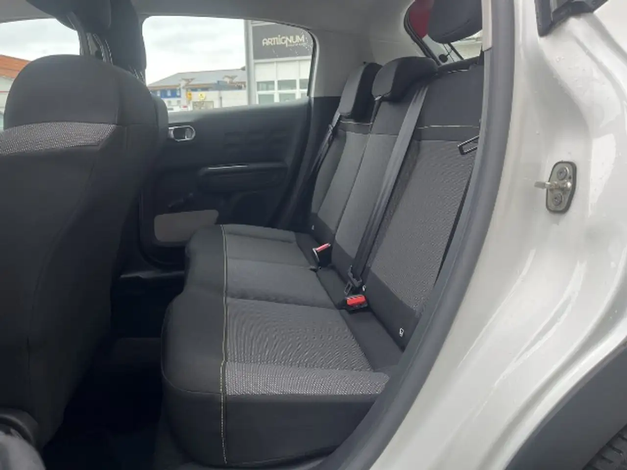 Citroen C3 1.2 PureTech 110 Shine — photo 13