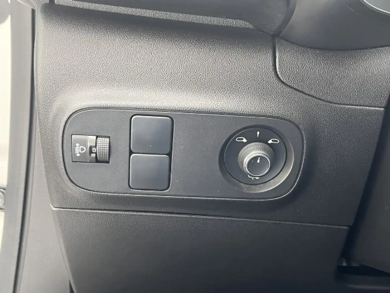 Citroen C3 1.2 PureTech 110 Shine — photo 12