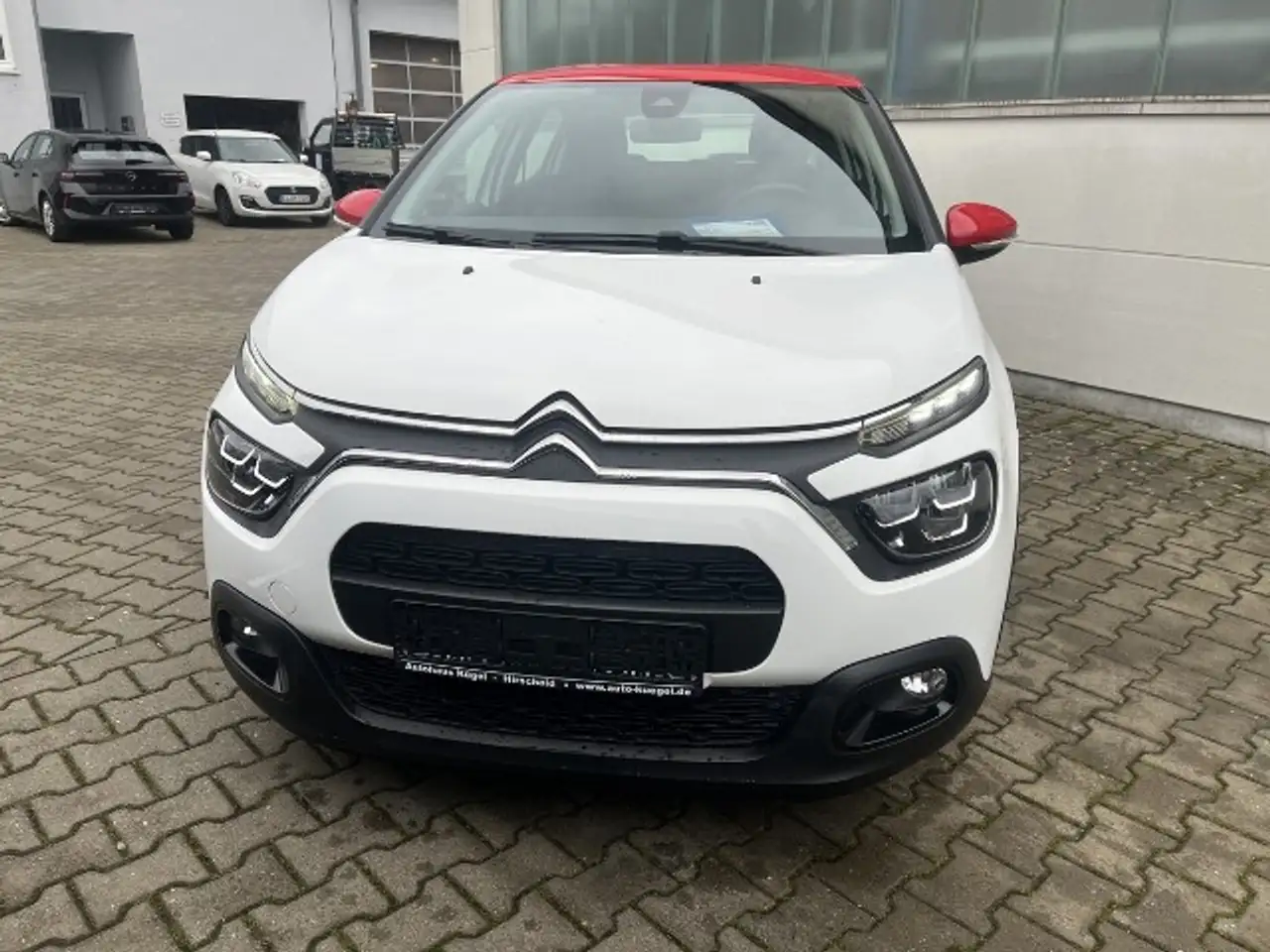 Citroen C3 1.2 PureTech 110 Shine — photo 2