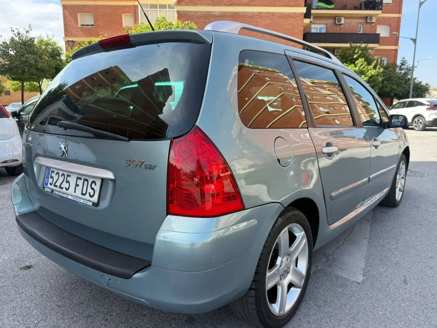 Peugeot 307 SW 2.0HDI Pack+ 136 Gris - 2