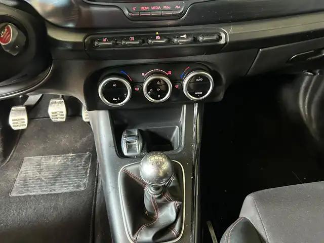 Alfa Romeo Giulietta view 11