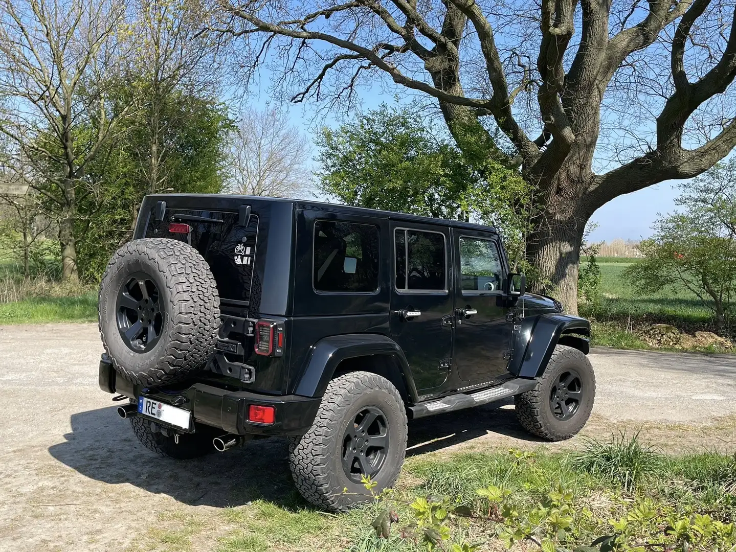 Jeep Wrangler Unlimited 2.8 CRD DPF Automatik Sahara Černá - 2