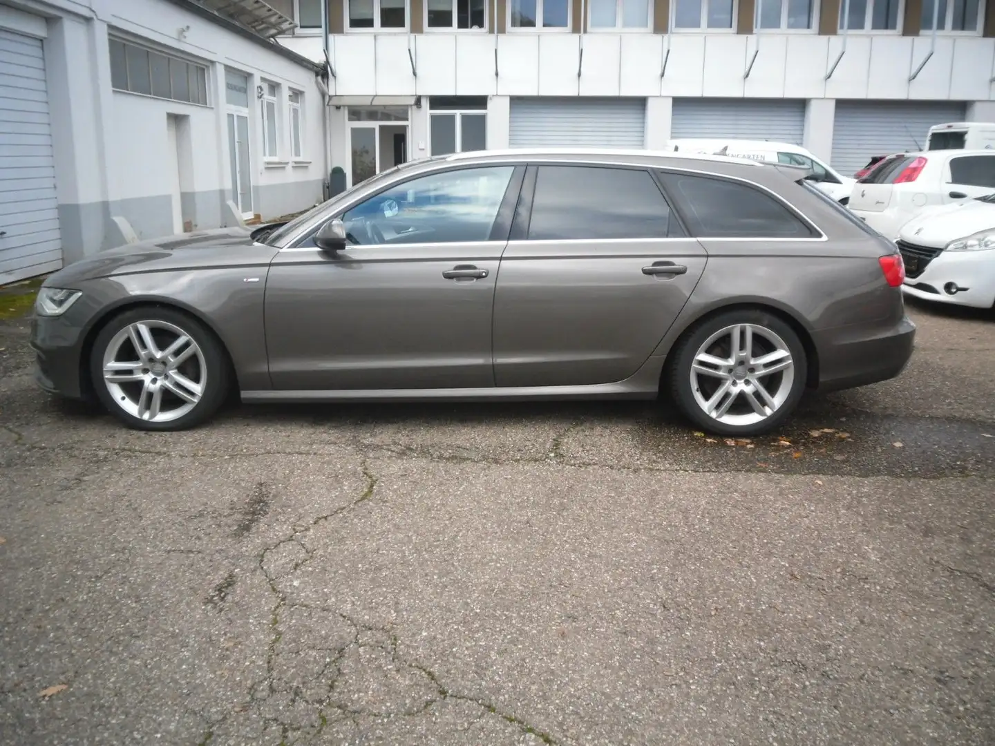 Audi A6 Avant 2.8 FSI quattro Matrix Navi 204 PS S-Li Gris - 1