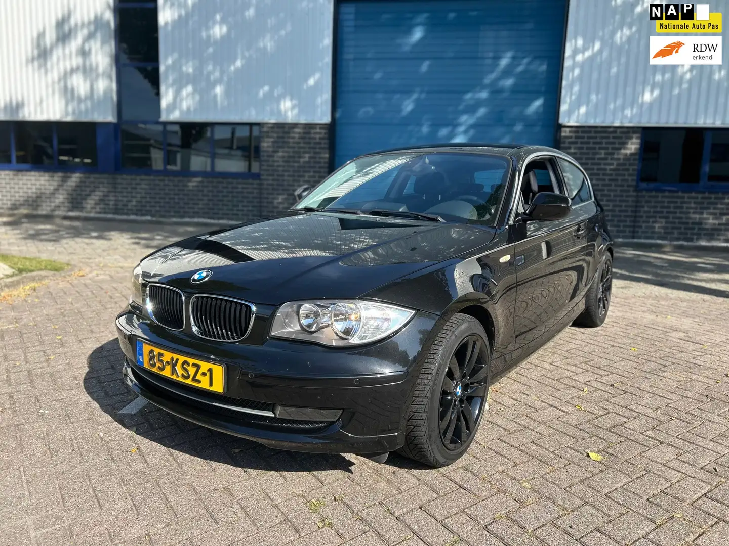 BMW 116 1-serie 116i Business Line Style, Navi, Cruise, Zwart - 1