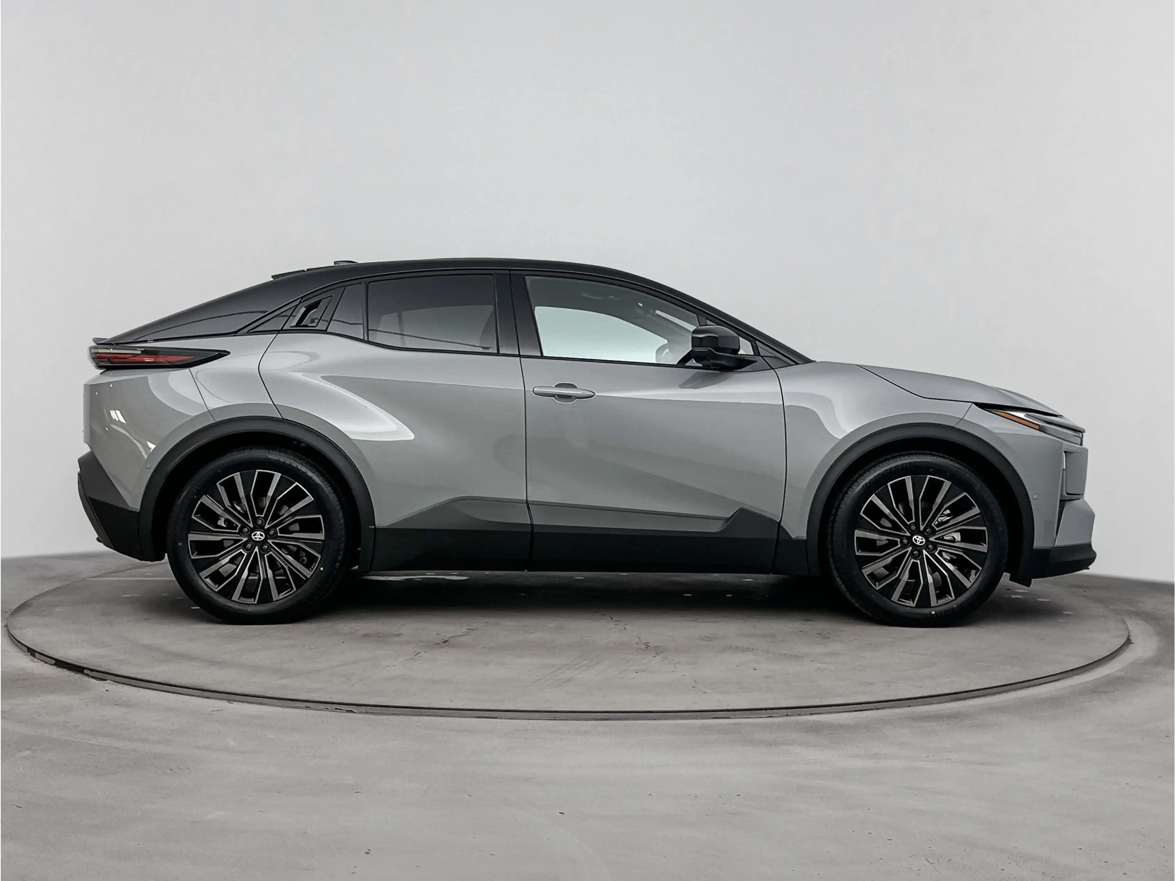 Toyota C-HR+ Executive AWD 77 kWh | Apple Carplay & Android Aut — photo 8