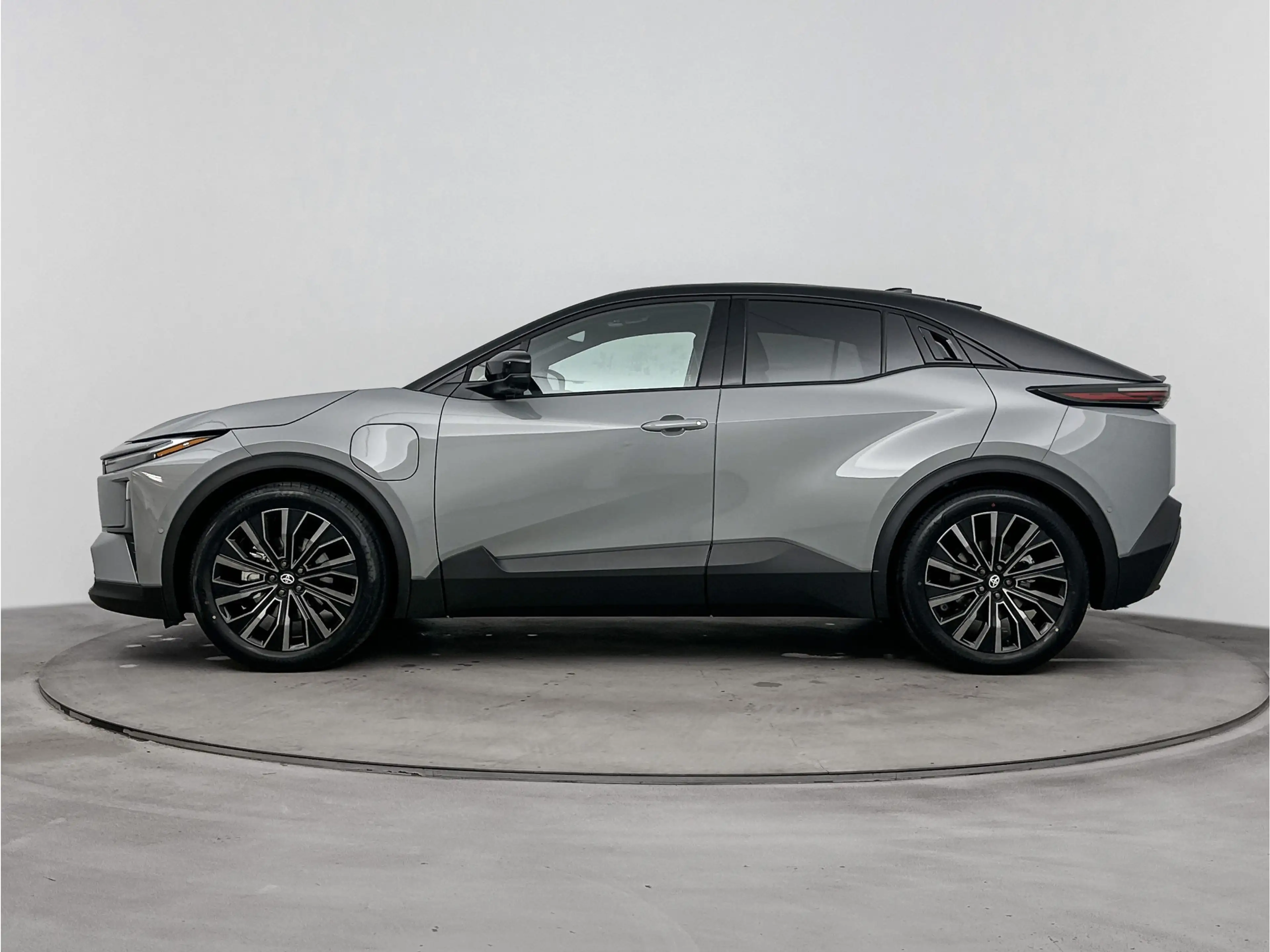 Toyota C-HR+ Executive AWD 77 kWh | Apple Carplay & Android Aut — photo 2