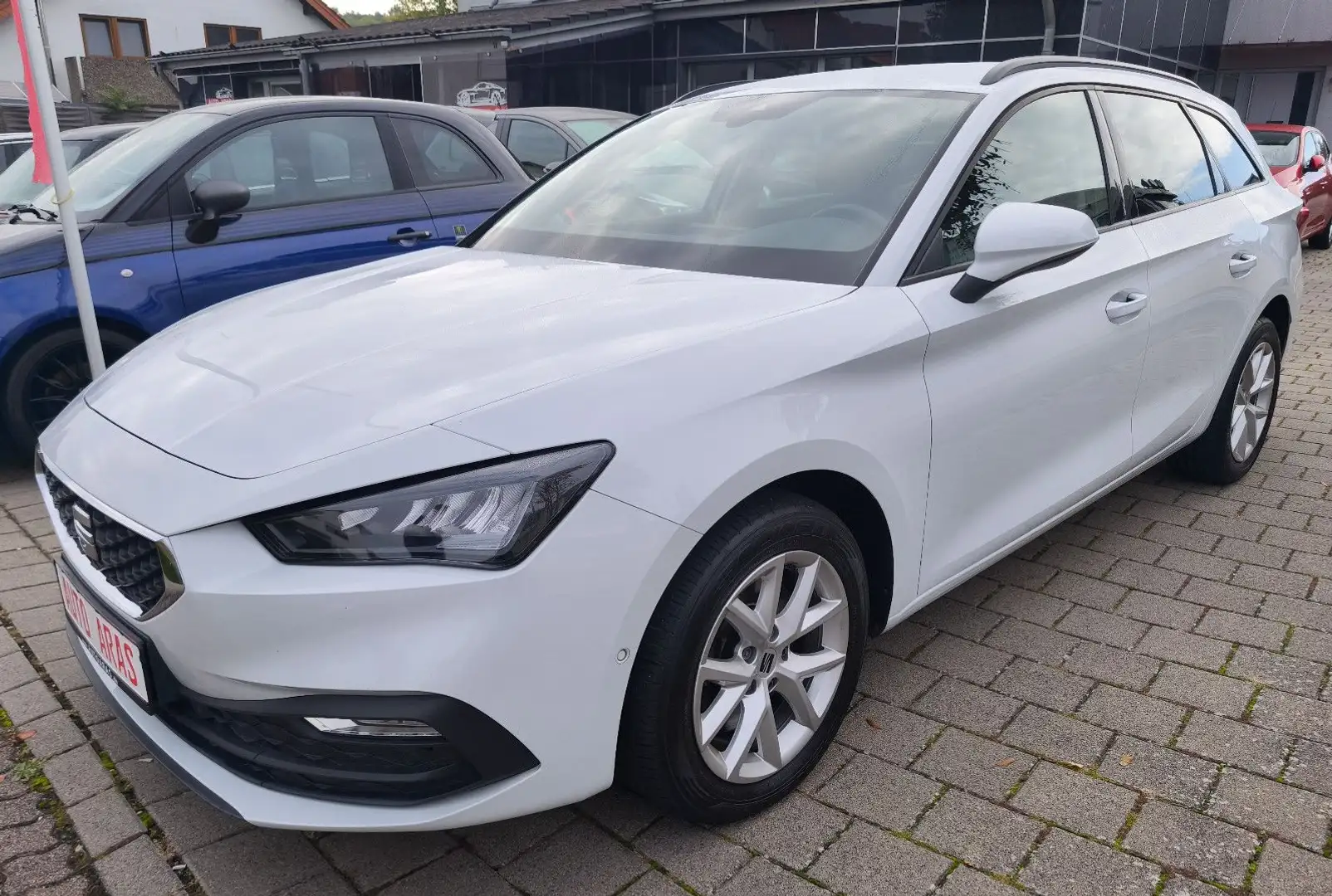 SEAT Leon Sportstourer 2.0 TDI Style aus 1.Hand Weiß - 2