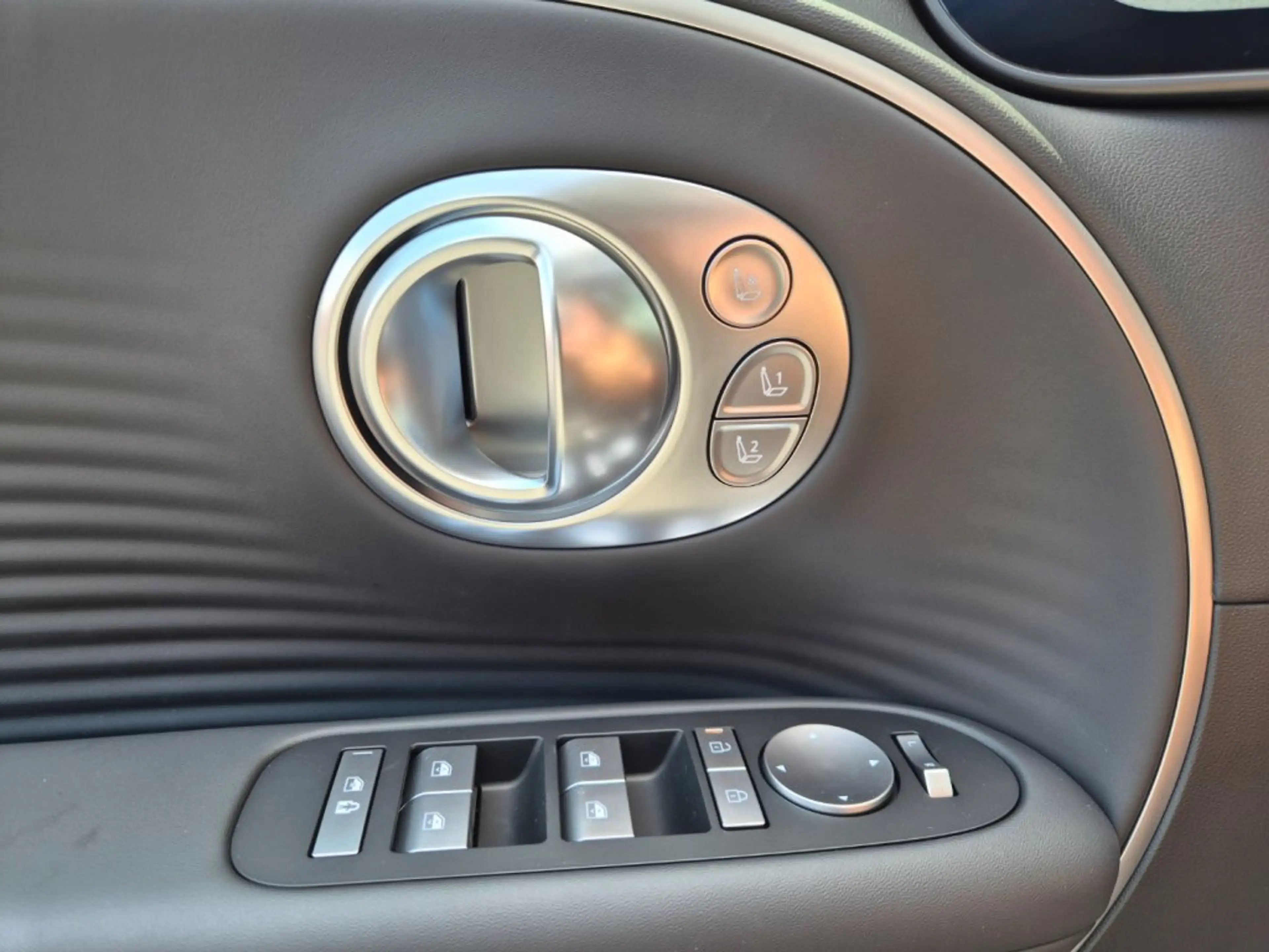 Hyundai IONIQ 9 Prestige Line 110 kWh 4WD 96p72-O1/2/3 — photo 13