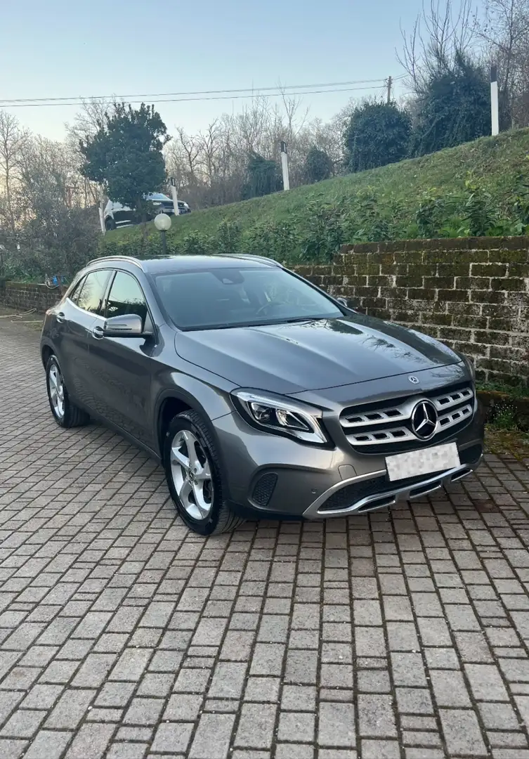 Mercedes-Benz GLA 220 - 1