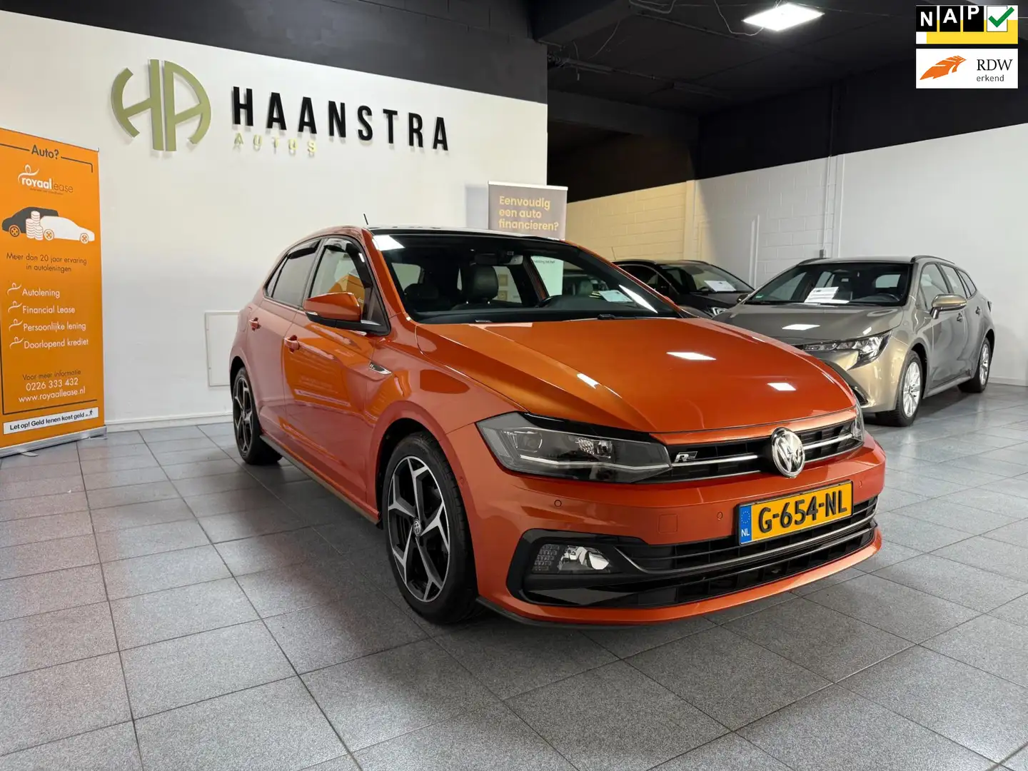 Volkswagen Polo 1.0 TSI Highline Business R-line Pano-dak leder in Oranje - 1