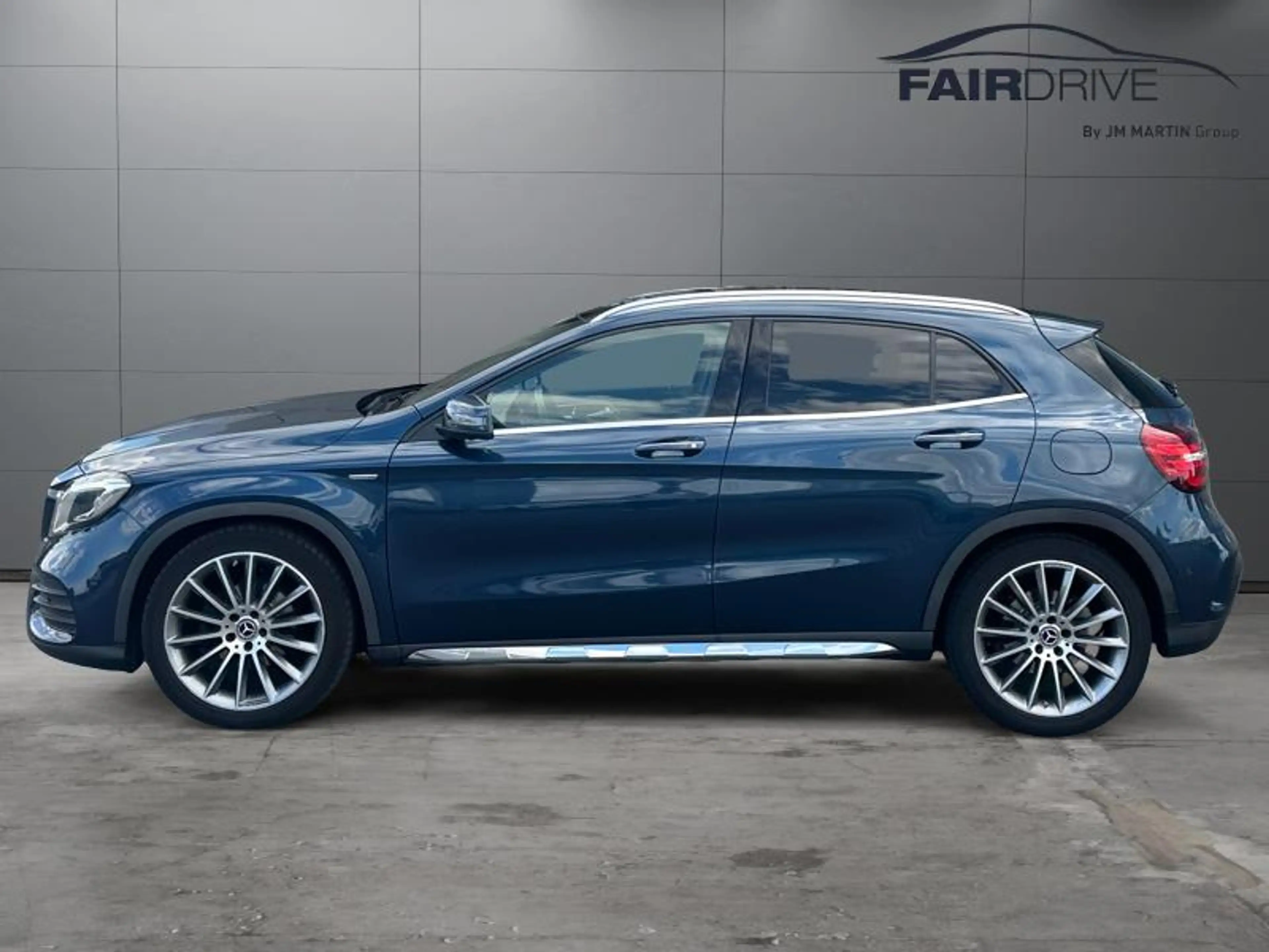 Mercedes-Benz GLA 180 EDITION/AMG-line/Auto./CAMERA 360°/1 YEAR WARRANTY — photo 7