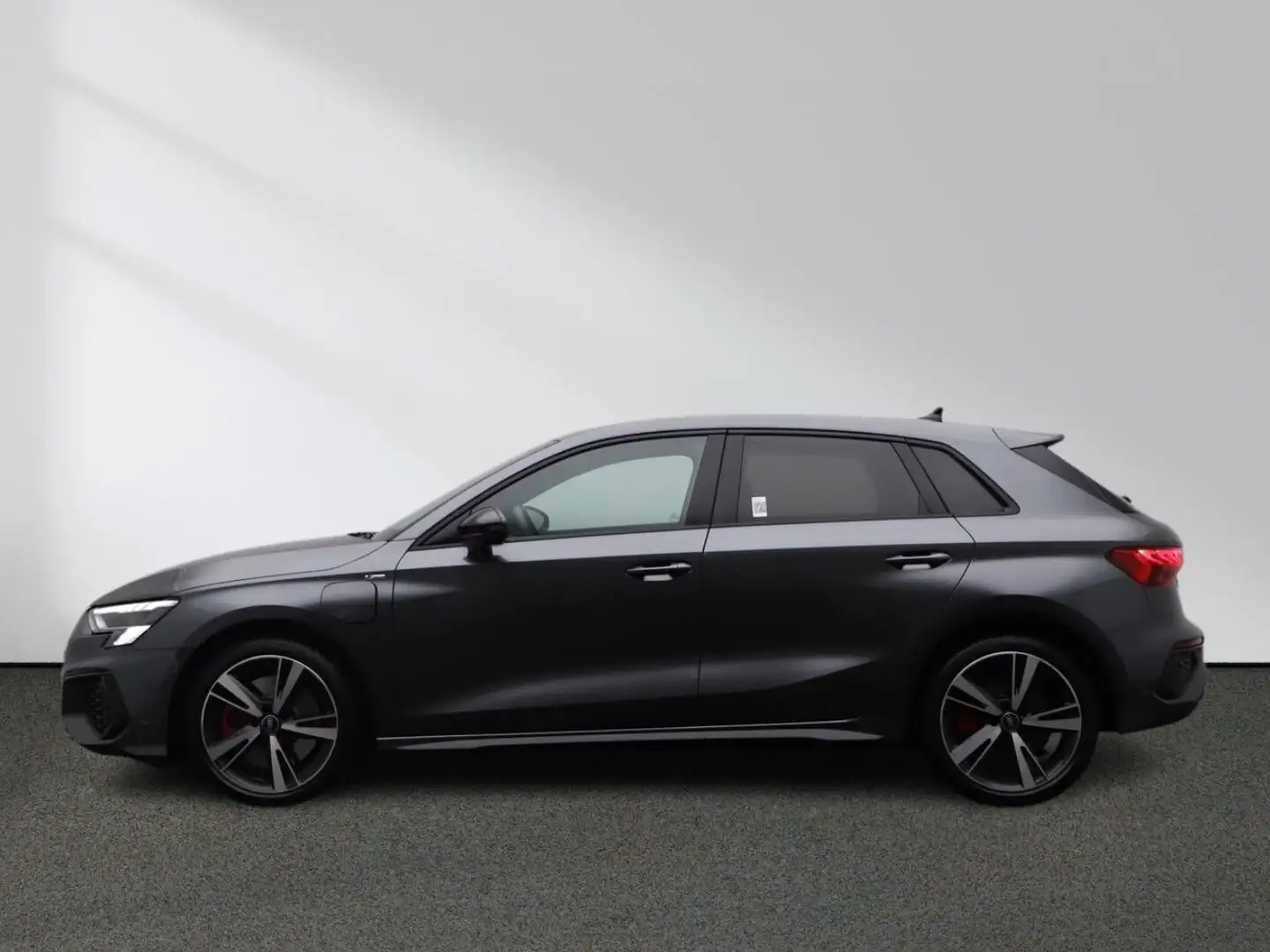 Audi A3 45 TFSI e S line MMI Matrix B&O Grau - 2