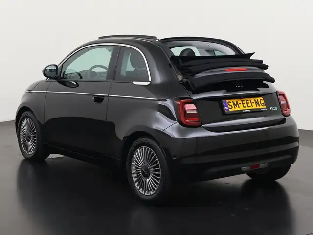 Fiat 500E view 7