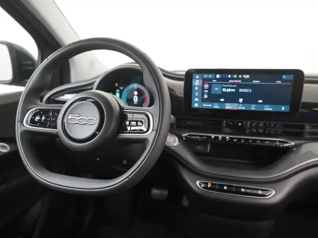 Fiat 500E view 6