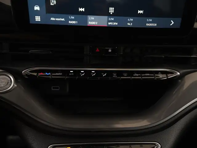 Fiat 500E view 13