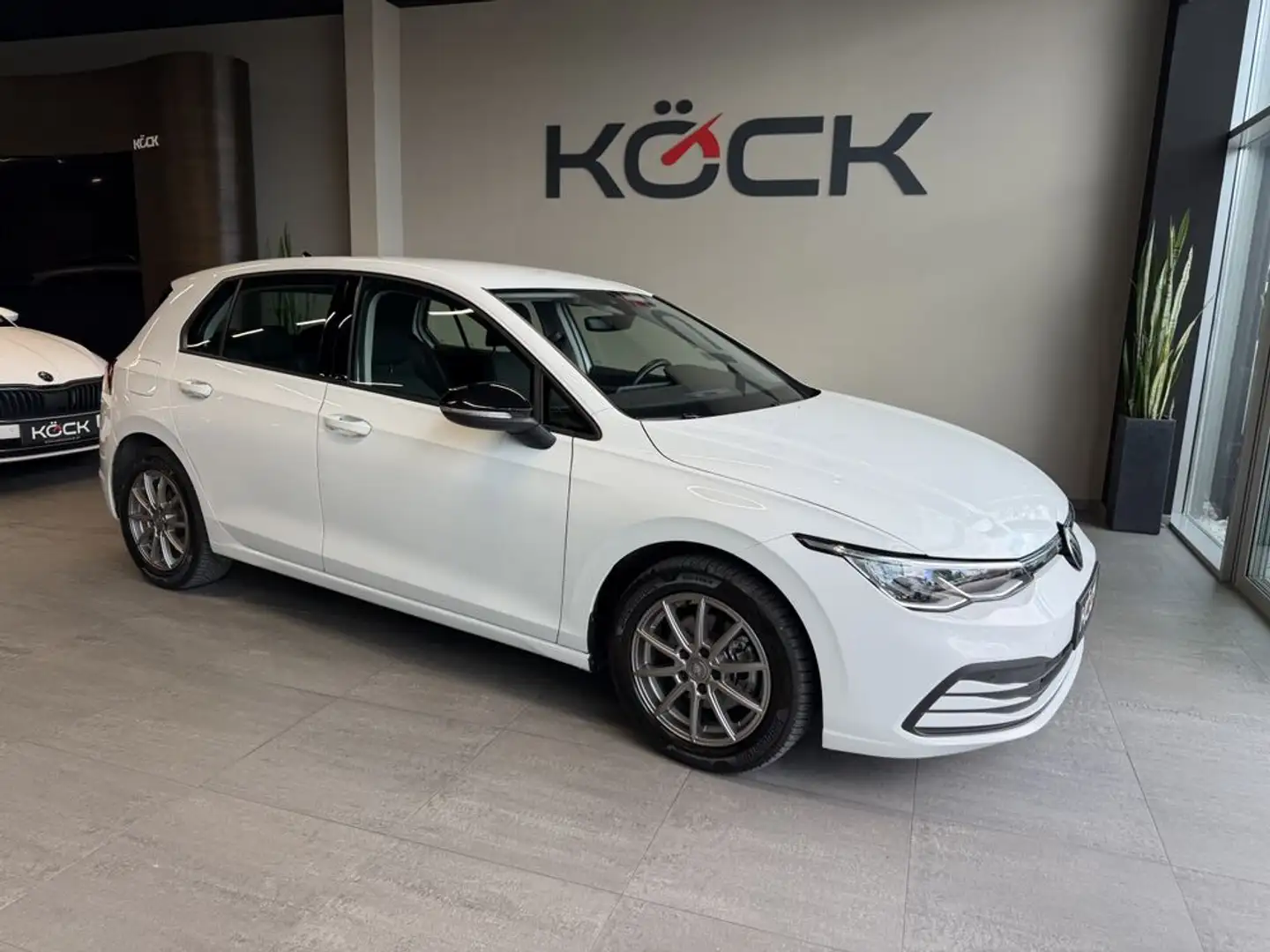 Volkswagen Golf Life Weiß - 1