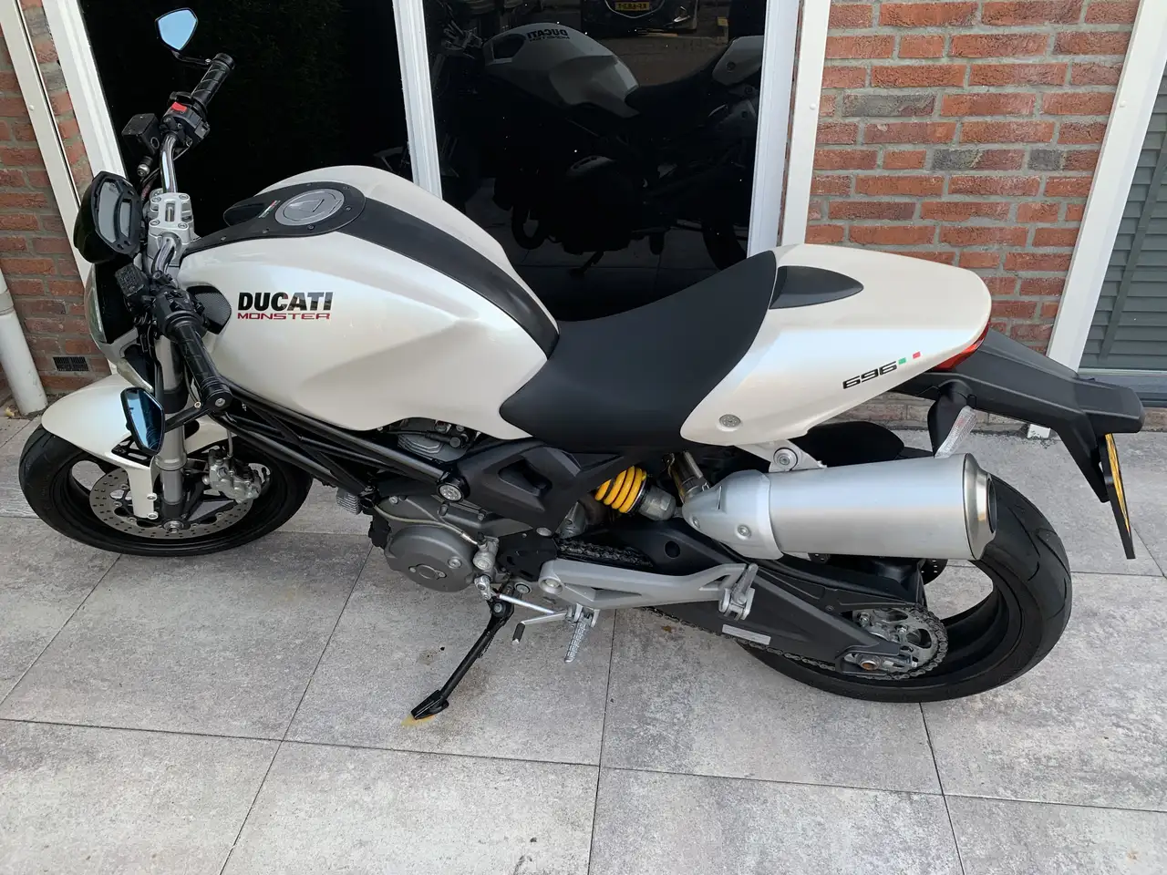 Ducati Monster 696