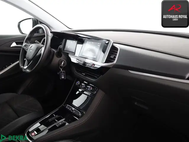 Opel Grandland X view 8