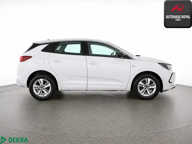 Opel Grandland X view 5
