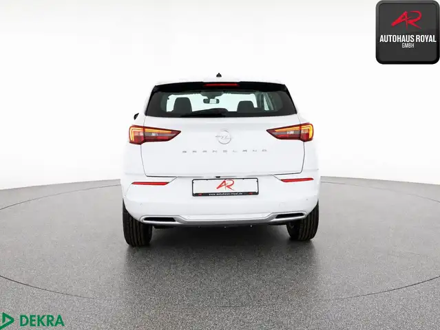 Opel Grandland X view 4