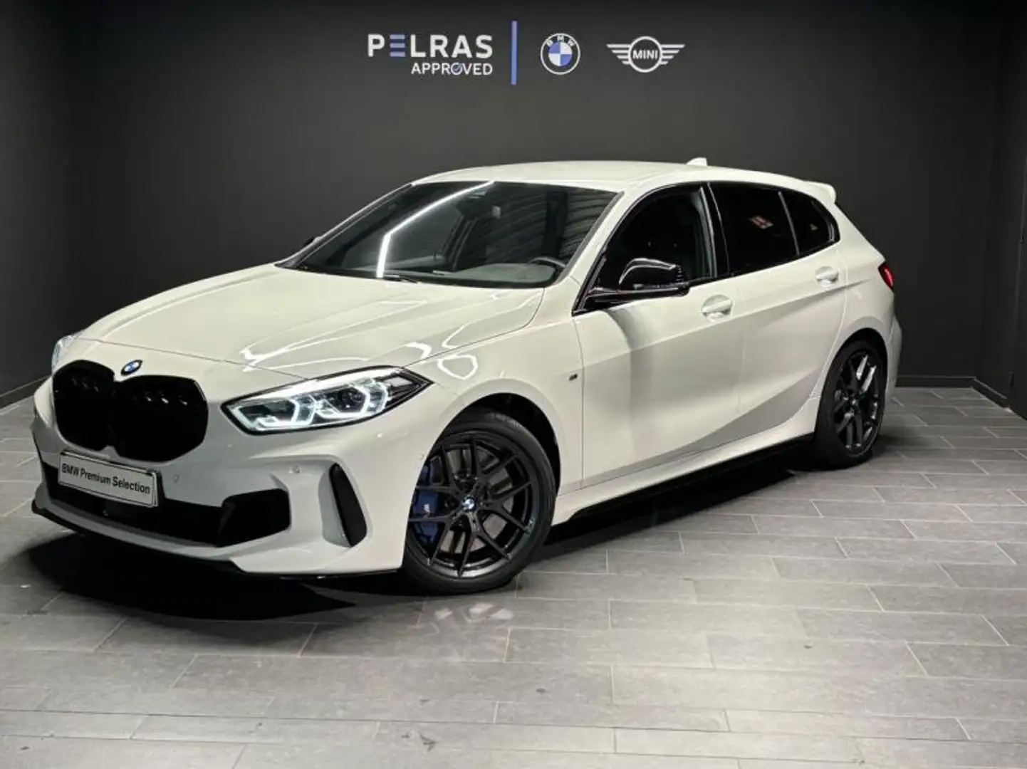 BMW 135 M135iA xDrive 306ch M Performance Blanc - 1