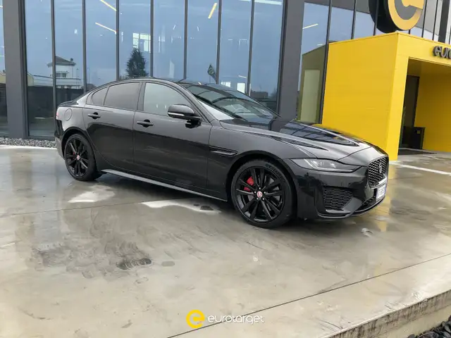 Jaguar XE 2.0 D 204 CV AWD aut. R-Dynamic Black