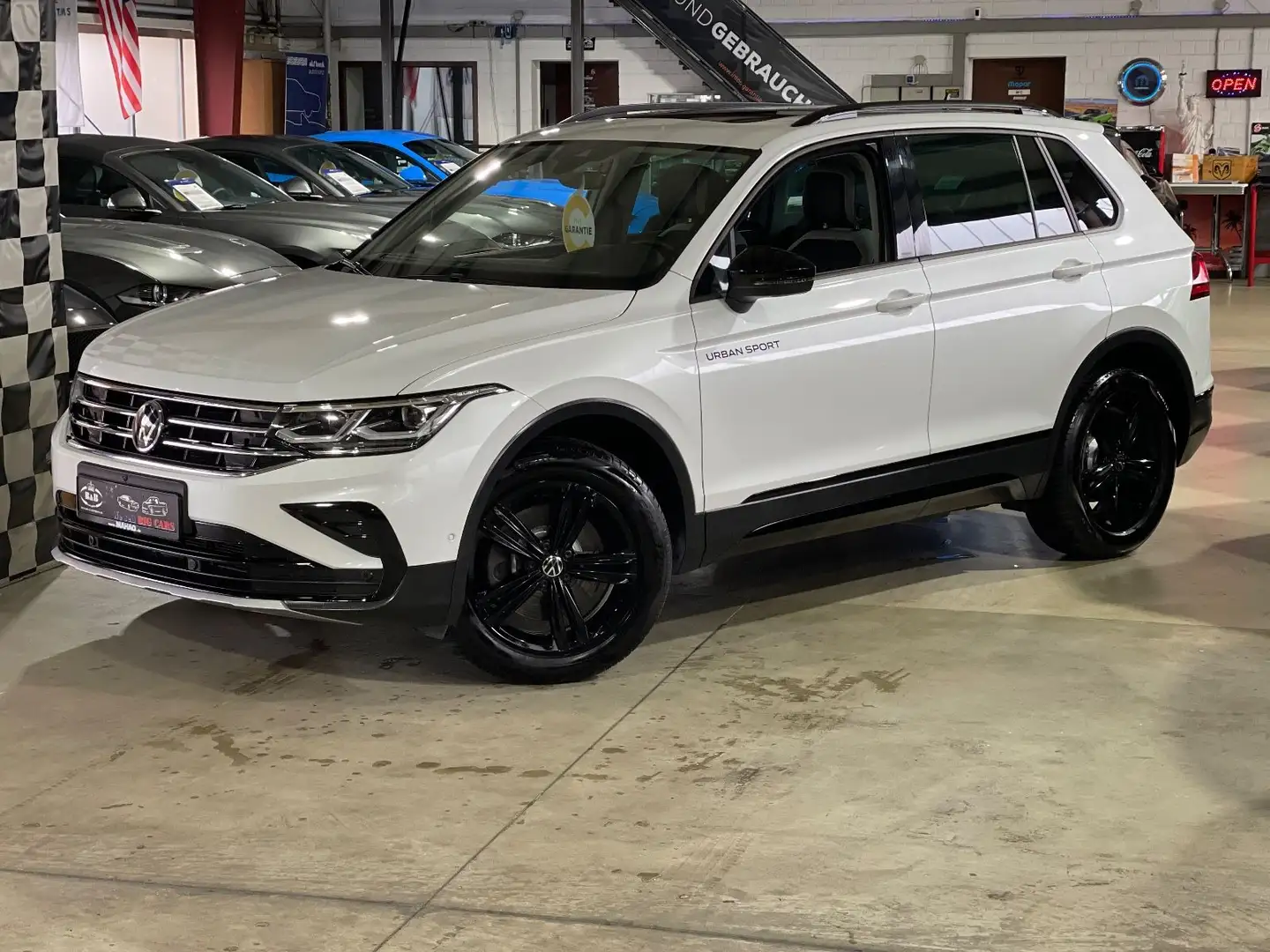 Volkswagen Tiguan URBAN SPORT 4MOT+DSG+STANDHEIZ.+NAVI+PANO Blanc - 1