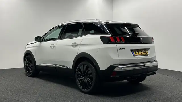 Peugeot 3008 view 4