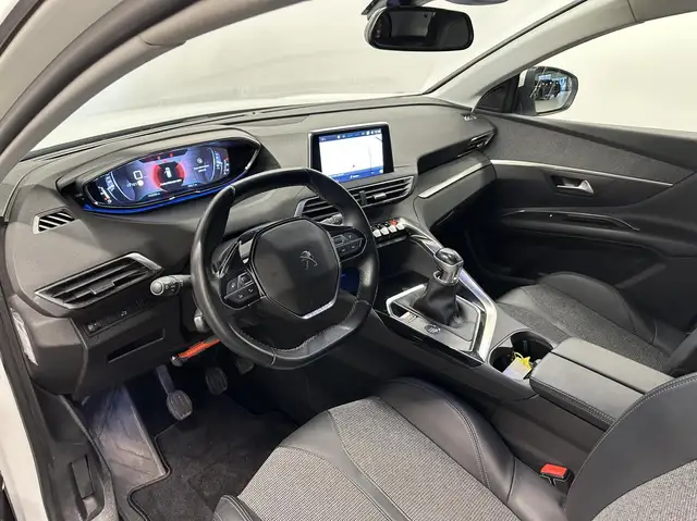 Peugeot 3008 view 15