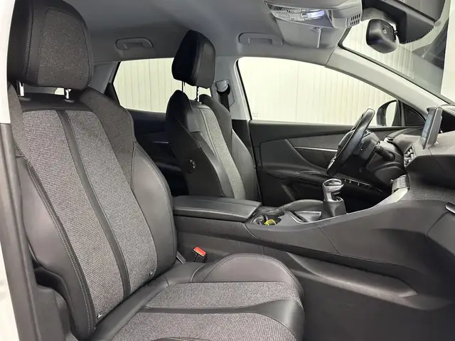 Peugeot 3008 view 13