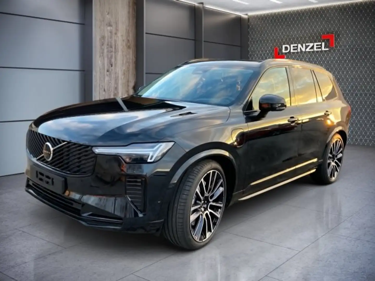 Volvo XC90 Ultra, T8 AWD Plug-in Hybrid, Elektrisch/Benzin, Dark, Schwarz - 1