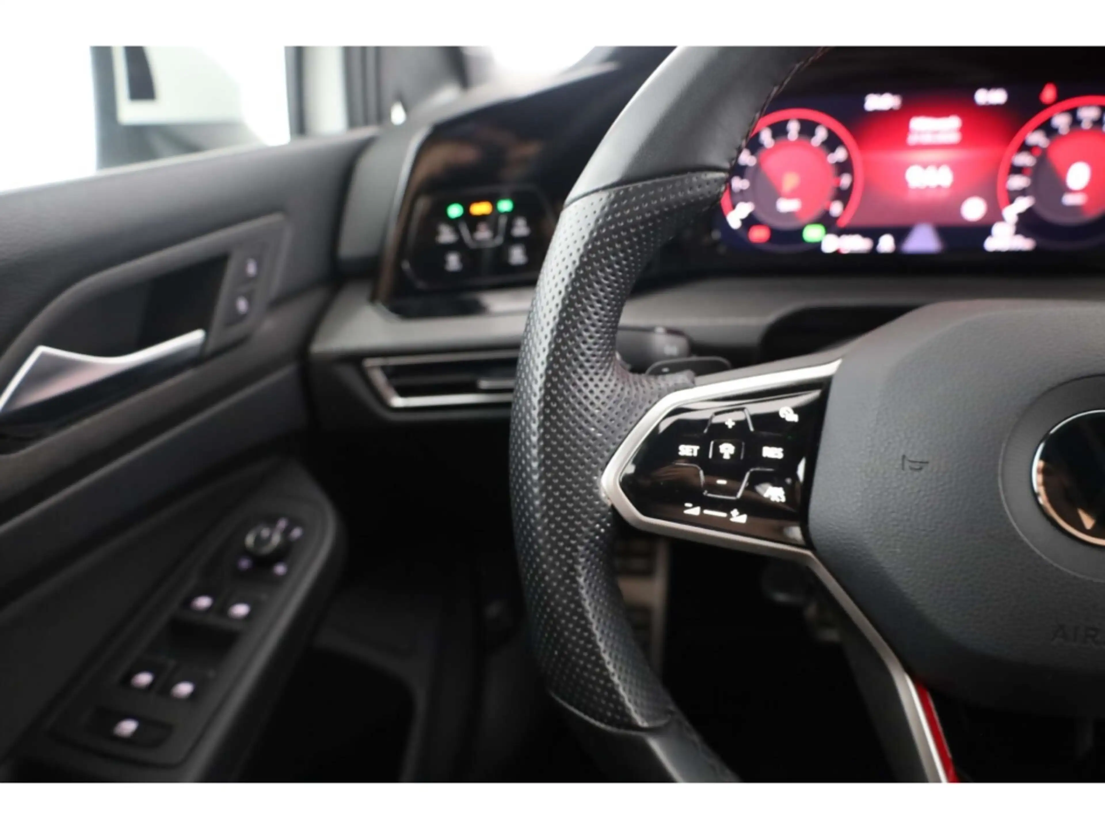 Volkswagen Golf GTI 2.0 TSI DSG NAV/Kamera/keyless/ACC/18'' — photo 14