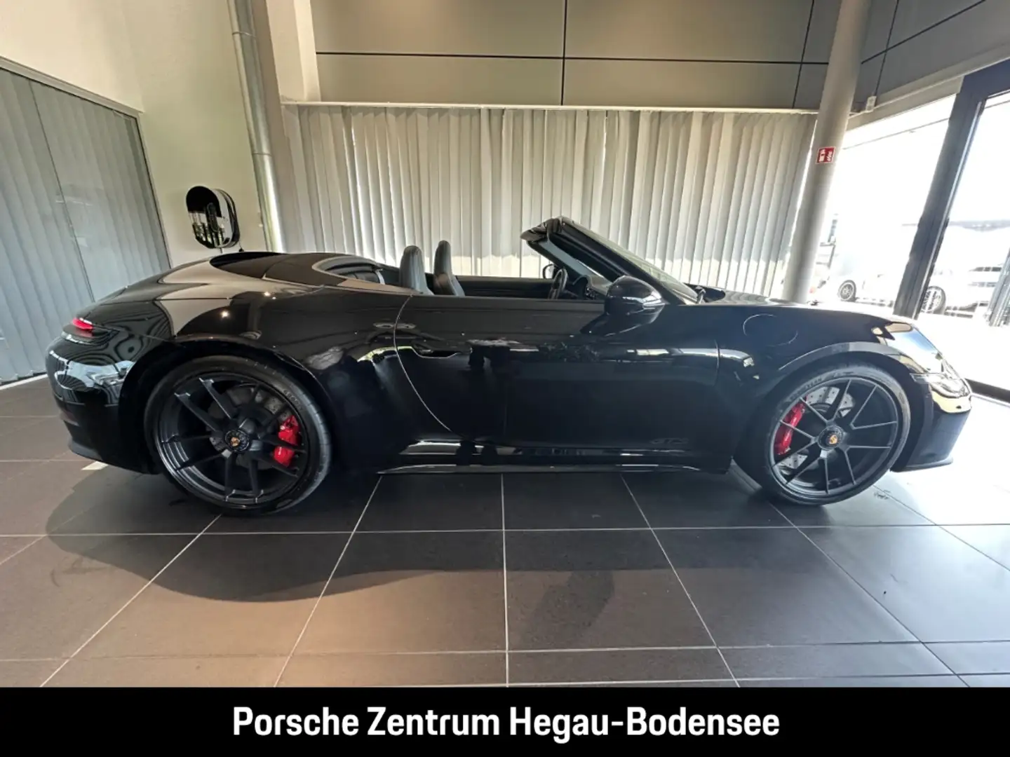 Porsche 992 (911) Carrera GTS Cabriolet/SportDesign/InnoDrive/ Schwarz - 2
