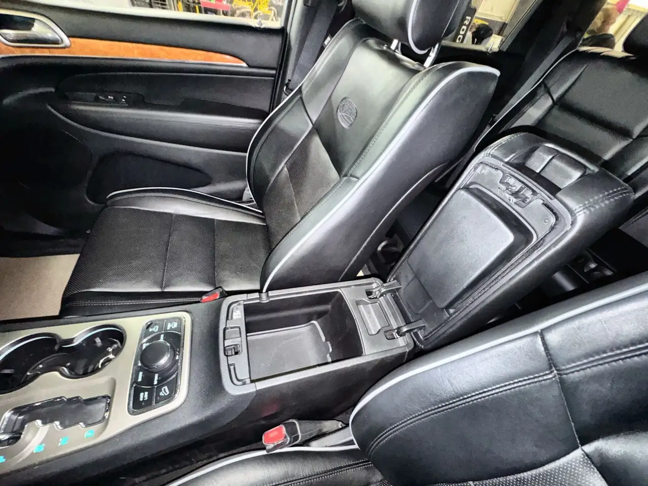 Jeep Grand Cherokee снимка Jeep Grand Cherokee