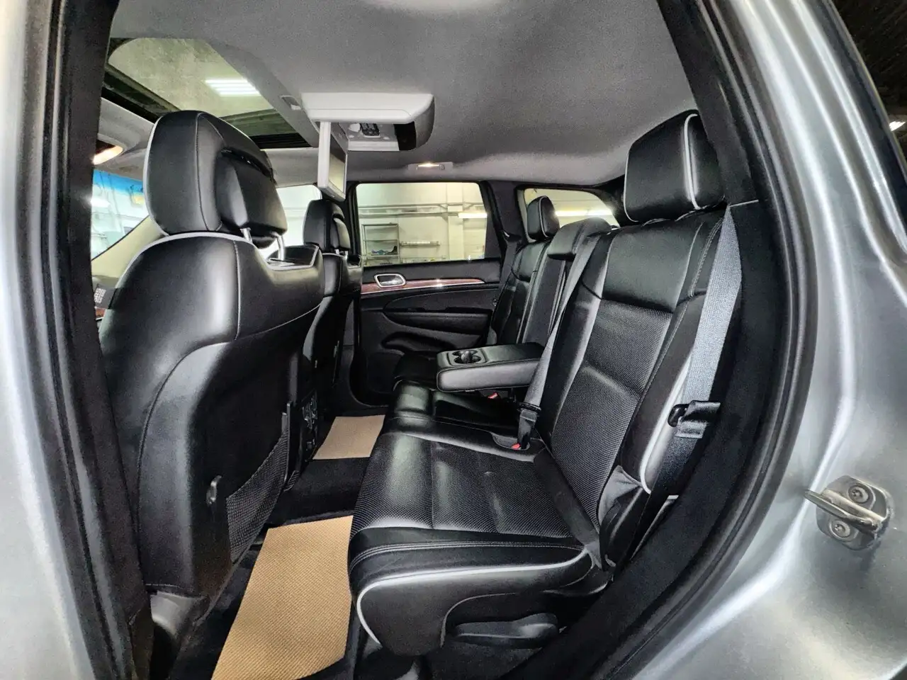 Jeep Grand Cherokee снимка Jeep Grand Cherokee