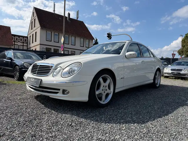 Mercedes-Benz E 500 4-Matic Avantgarde HarmanKardon BiXenonPDC