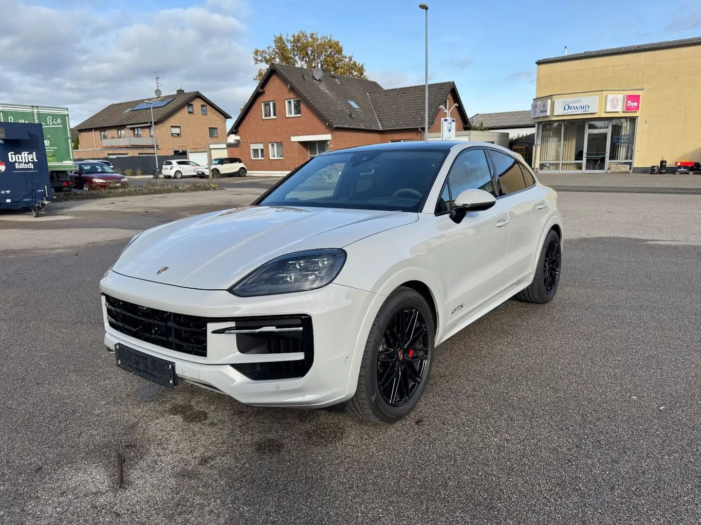 Porsche Cayenne Coupe GTS - 1