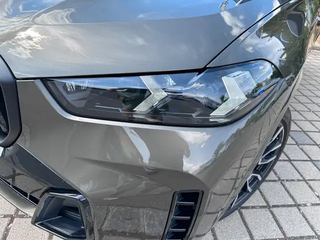 BMW X5 view 10
