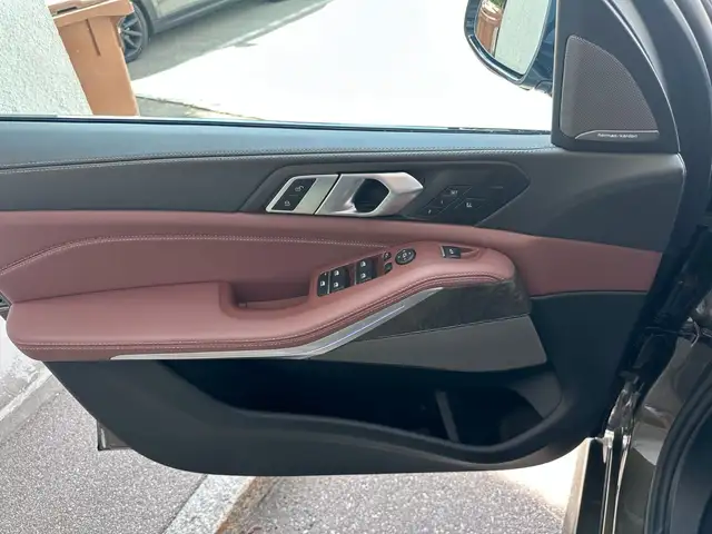 BMW X5 view 15
