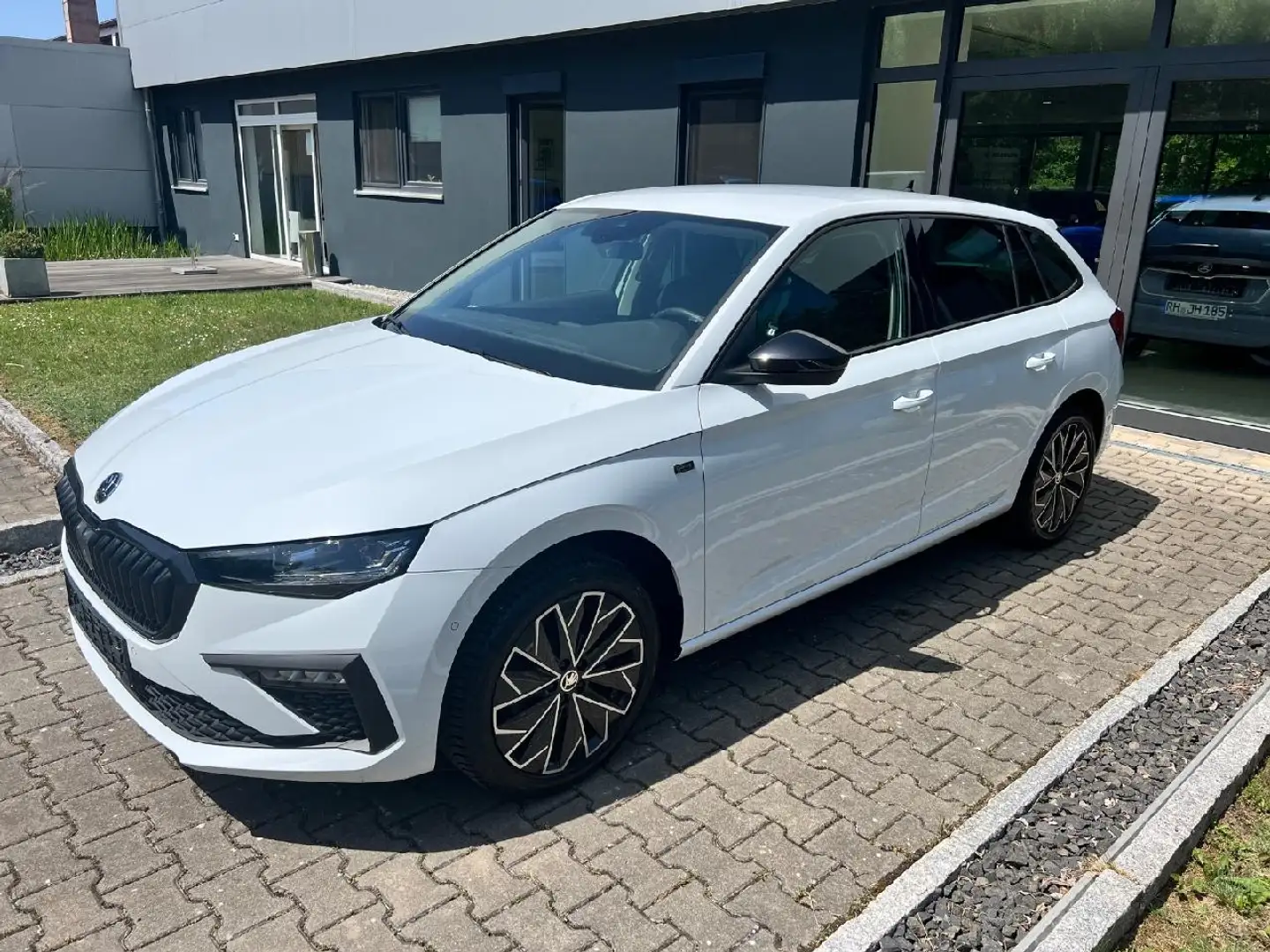 Skoda Scala Drive Weiß - 1