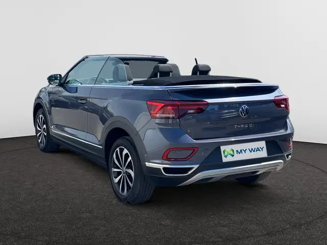 Volkswagen T-Roc view 2