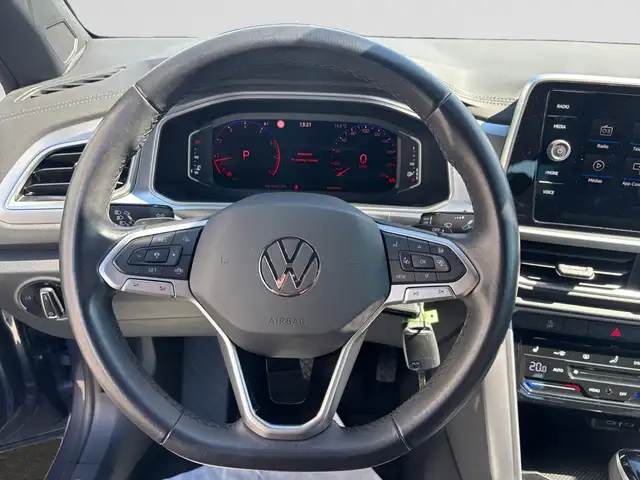 Volkswagen T-Roc view 14