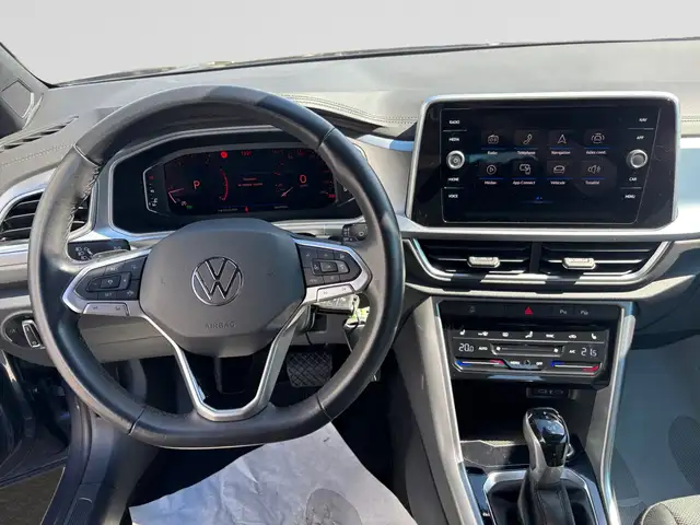 Volkswagen T-Roc view 10