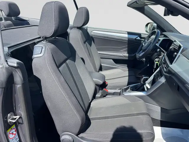 Volkswagen T-Roc view 17