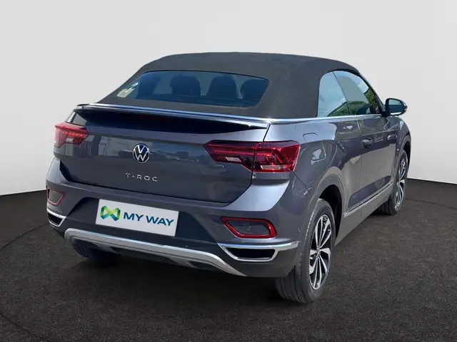 Volkswagen T-Roc view 5