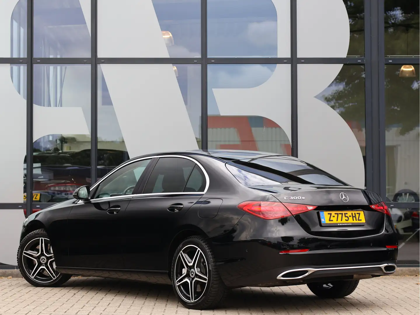 Mercedes-Benz C 300 e Business Line | ACC | Cam | Navi | DAB+ | Sfeerv Zwart - 2
