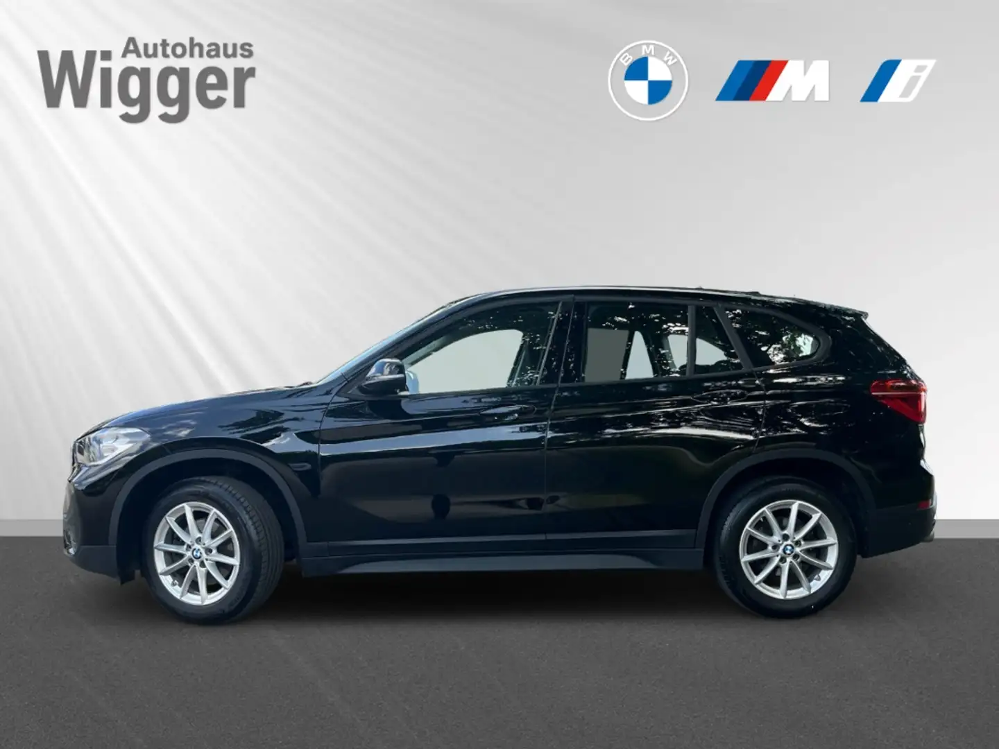 BMW X1 sDrive 18i Advantage/AHK/DAB/SHZ/Keyless Entry Schwarz - 2