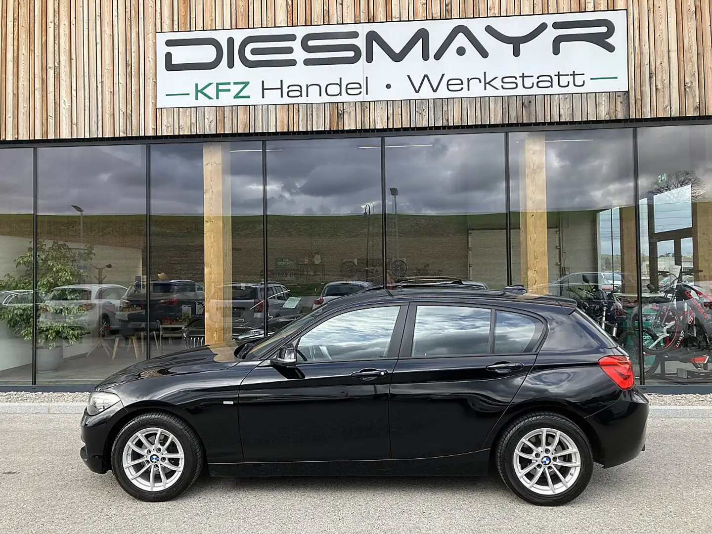 BMW 116 i Advantage Navi Tempomat Bluetooth Sitzheizung... Schwarz - 2